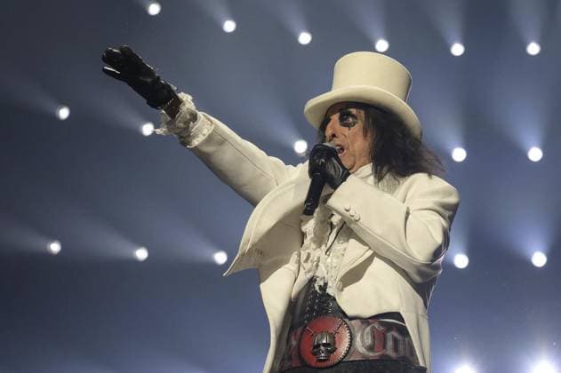 Oberhausen Night Of The Proms FOR EDITORIAL PURPOSES ONLY EDITORIAL USE ONLY p Alice Cooper at Night Of The Proms on Sunday, November 30, 2025, at the Arena in Oberhausen Oberhausen Copyright UwexErnst Copyright: UwexErnst doc83hrjx9vbl2fppvnnic ,EDITORIAL USE ONLY Copyright: UwexErnst
