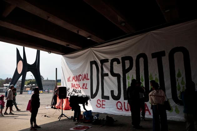 November 30, 2025, Mexico, Cdmx, Mexico: Seven months before the 2026 FIFA World Cup at Azteca Stadium (also known as Banorte Stadium) in Mexico City, residents of the Santa Ursula Coapa neighborhood remain in conflict with the government of Clara Brugada and President Claudia Sheinbaum. They allege that the renovation project has benefited the community by diverting water belonging to the town, most of which has been used for the stadium s renovation. Community groups and residents have painted a mural three times on the bridge leading to the stadium to express their opposition to the 2026 World Cup. However, the government has repeatedly covered the mural with a white tarp, heavy machinery, and police. The mural depicts discontent with Te - ZUMAp204 20251130_zip_p204_065 Copyright: xJosuexPerezx