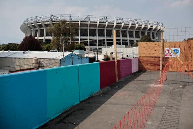 November 30, 2025, Mexico, Cdmx, Mexico: Seven months before the 2026 FIFA World Cup at Azteca Stadium (also known as Banorte Stadium) in Mexico City, residents of the Santa Ursula Coapa neighborhood remain in conflict with the government of Clara Brugada and President Claudia Sheinbaum. They allege that the renovation project has benefited the community by diverting water belonging to the town, most of which has been used for the stadium s renovation. Community groups and residents have painted a mural three times on the bridge leading to the stadium to express their opposition to the 2026 World Cup. However, the government has repeatedly covered the mural with a white tarp, heavy machinery, and police. The mural depicts discontent with Te - ZUMAp204 20251130_zip_p204_069 Copyright: xJosuexPerezx