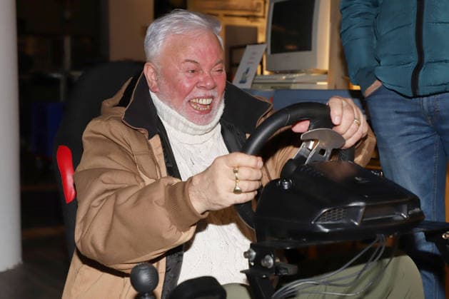 Visit to the Barmbek Christmas market Taco Ockerse, Taco Ockerse Dutch pop singer, Puttin™ on the Ritz Thorsten Laussch Actor, TV and radio presenter visits the Barmbek Christmas market and then the Retro Spiele Club playable computer games museum in Fuhksbuettler Strasse , Hamnburg, 30 11 2025 Copyright: xEventpressxBecherx
