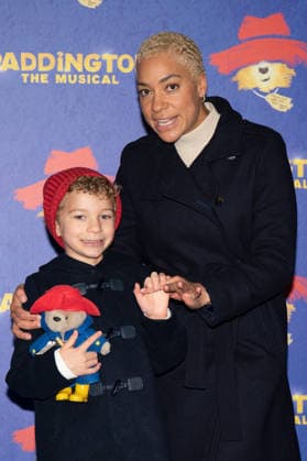 Paddington The Musical Word Premiere in London - 30 Nov 2025 Cush Jumbo and guest seen arriving on the Blue Carpet during the Paddington The Musical World Premiere opens in the West End, London. London United Kingdom Copyright: xBonniexBritainx xSOPAxImagesx BNS02144