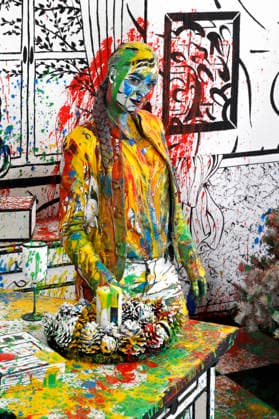 Bodyart Color Christmas Splash Performance with model Tatjana Heinz in Studio Düsterwald Hameln, 30 11 2025 BodyArt artist Jörg Düsterwald Foto:xT.xSkupinx xFuturexImagex christmas_splash_5117