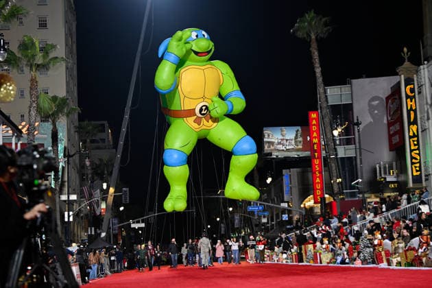 93rd Hollywood Christmas Parade in California HOLLYWOOD, CALIFORNIA - NOV 30: 93rd annual Hollywood Christmas Parade is held in Hollywood of Los Angeles, California, United States on November 30, 2025. Tayfun Coskun Anadolu California United States. Editorial use only. Please get in touch for any other usage.  Copyright: x2025xAnadoluxTayfunxCoskunx