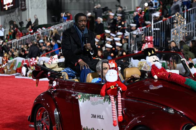 93rd Hollywood Christmas Parade in California HOLLYWOOD, CALIFORNIA - NOV 30: Jim Hill greets the crowd during the 93rd Hollywood Christmas Parade in Hollywood of Los Angeles, California, United States on November 30, 2025. Tayfun Coskun Anadolu California United States. Editorial use only. Please get in touch for any other usage.  Copyright: x2025xAnadoluxTayfunxCoskunx