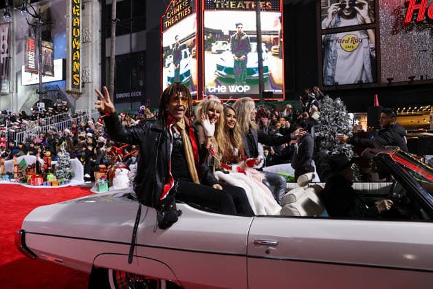 93rd Hollywood Christmas Parade in California HOLLYWOOD, CALIFORNIA - NOV 30: 93rd Hollywood Christmas Parade is held in Hollywood of Los Angeles, California, United States on November 30, 2025. Tayfun Coskun Anadolu California United States. Editorial use only. Please get in touch for any other usage.  Copyright: x2025xAnadoluxTayfunxCoskunx