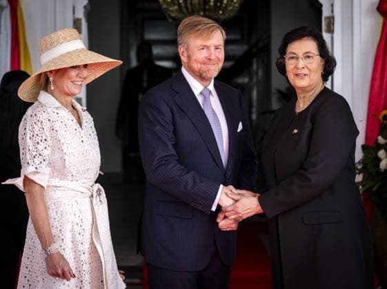 PARAMARIBO Surinamese President Jennifer Geerlings-Simons and her husband welcomed King Willem-Alexander and Queen Maxima at the Presidential Palace with an official welcome ceremony. The royal couple were on a three-day state visit to Suriname at the president s invitation. ANP REMKO DE WAAL netherlands out - belgium out  Copyright: xx x543576335x originalFilename: 543576335.jpg