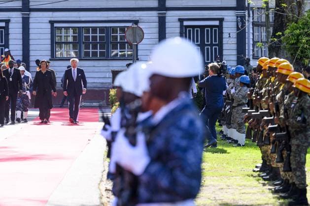 Dutch Royals Visit Suriname - Day 1 King Willem-Alexander and Queen Máxima are paying a state visit to the Republic of Suriname at the invitation of President Jennifer Geerlings-Simons. December 1, 2025. President Simons and her husband will welcome the Royal Couple at the Presidential Palace with an official welcome ceremony, followed by a private chat. Photo by NLBeeld Patrick van Emst Bruno Press ABACAPRESS.COM  Copyright: xBrunoxPress ABACAx