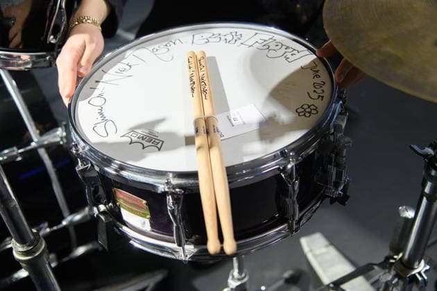 Bonhams Sound & Cinema: With Property from The Marianne Faithfull Estate Sale - Bonhams, London, UK - 1 December 2025 A staff member views A Yamaha 9000 Recording Custom Drum Kit and drumsticks both signed by Nick Mason (est. Â£4k - Â£6k) which is on auction at Bonhams Sound & Cinema: With Property from The Marianne Faithfull Estate Sale ending from 3rd December 2025 at Bonhams in London, England, UK on Monday 1 December, 2025., Credit:Justin Ng Avalon UK, England, London, Bonhams  Copyright: xJustinxNgx xAvalonx 1055809879