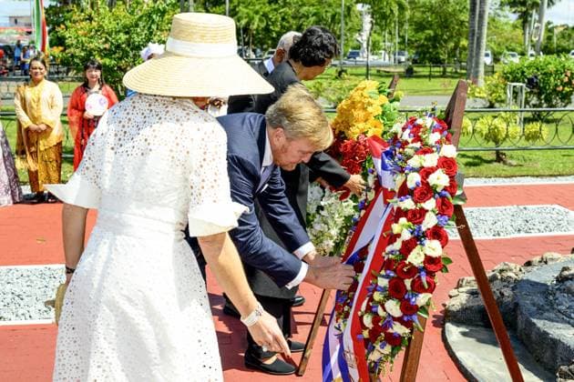 Paramaribo, The Netherlands, 2025-12-01 11:34:26 PARAMARIBO, December 1, 2025, Mama Sranan. King Willem-Alexander and Queen Maxima are paying a state visit to the Republic of Suriname at the invitation of President Jennifer Geerlings-Simons. King Willem-Alexander and Queen Maxima lay a wreath at the statue of Mama Sranan, which symbolizes Mother Suriname. The statue depicts a woman holding five children, who represent the ethnic groups of Suriname. PHOTO: NLBeeld Patrick van Emst Credit: NL Beeld Patrick van Emst  Copyright: xx x