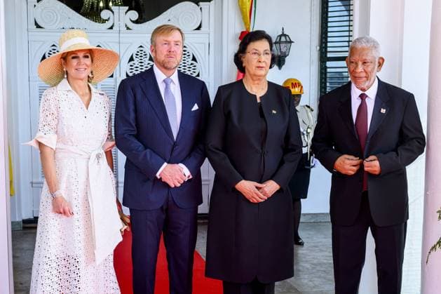 Dutch Royals Visit Suriname - Day 1 Presidential Palace. King Willem-Alexander and Queen Maxima are paying a state visit to the Republic of Suriname at the invitation of President Jennifer Geerlings-Simons. President Simons and her husband will welcome the Royal Couple at the Presidential Palace with an official welcome ceremony, followed by a private chat, on December 1, 2025, in Paramaribo, Suriname. Photo by Patrick van Emst NLBeeld Bruno PRess ABACAPRESS.COM NLBeeld Patrick van Emst Credit: NL Beeld Patrick van Emst Paramaribo Suriname  Copyright: xBrunoxPress ABACAx