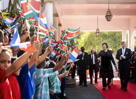 PARAMARIBO Surinamese President Jennifer Geerlings-Simons and her husband welcomed King Willem-Alexander and Queen Maxima at the Presidential Palace with an official welcome ceremony. The royal couple were on a three-day state visit to Suriname at the president s invitation. ANP REMKO DE WAAL netherlands out - belgium out  Copyright: xx x543595217x originalFilename: 543595217.jpg