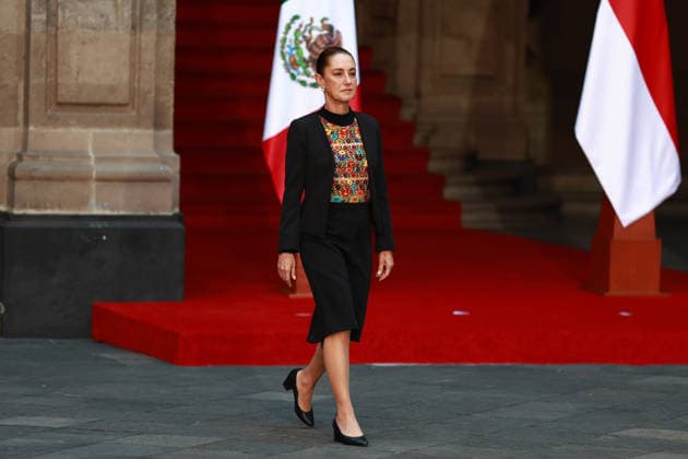 Welcoming ceremony for the President of Singapore Tharman Shanmugaratnam in Mexico MEXICO CITY, MEXICO - DECEMBER 01: Mexican President Claudia Sheinbaum attends an official welcoming ceremony, at the National Palace, in Mexico City, Mexico on December 01, 2025. Daniel Cardenas Anadolu Mexico City Mexico. Editorial use only. Please get in touch for any other usage.  Copyright: x2025xAnadoluxDanielxCardenasx