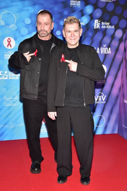 40 years KÜNSTLER GEGEN AIDS Ð DIE GALA 2025 KÜNSTLER GEGEN AIDS Ð DIE GALA 2025 Ulf Leo Sommer and Peter Plate are music producers and composers Arrival, red carpet for the anniversary KÜNSTLER GEGEN AIDS Ð DIE GALA 2025 Benefit gala for the 40th anniversary of Berliner Aids Hilfe e V at TDW in Berlin on 01 12 2025 Photopress Mueller