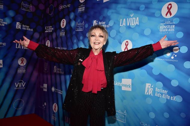 40 years of ARTISTS AGAINST AIDS Ð THE GALA 2025 ARTISTS AGAINST AIDS Ð THE GALA 2025 Barbara Schöne Arrival, red carpet for the anniversary ARTISTS AGAINST AIDS Ð THE GALA 2025 Benefit Gala for the 40th anniversary of Berliner Aids Hilfe e V at TDW in Berlin on 01 12 2025 Photopress Mueller