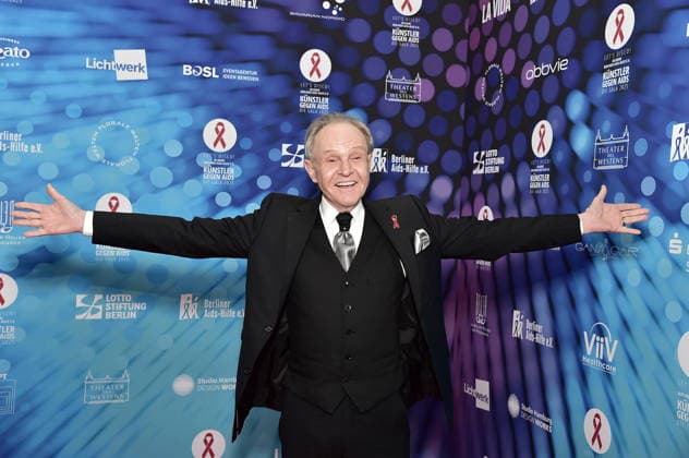 40 years ARTISTS AGAINST AIDS Ð THE GALA 2025 ARTISTS AGAINST AIDS Ð THE GALA 2025 Georg Preusse , ehm Mary Ankunft, red carpet for the anniversary ARTISTS AGAINST AIDS Ð THE GALA 2025 Benefit Gala for the 40th anniversary of Berliner Aids Hilfe e V at TDW in Berlin on 01 12 2025 Photopress Mueller