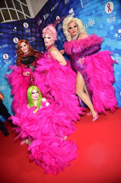40 years of ARTISTS AGAINST AIDS Ð THE GALA 2025 ARTISTS AGAINST AIDS Ð THE GALA 2025 Guests in pink kLeider arrival, red carpet for the anniversary ARTISTS AGAINST AIDS Ð THE GALA 2025 Benefit Gala for the 40th anniversary of Berliner Aids Hilfe e V at TDW in Berlin on 01 12 2025 Photopress Mueller