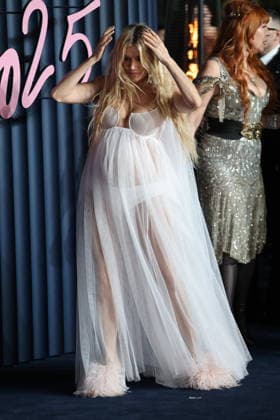 . 01 12 2025. London, United Kingdom. Sienna Miller arriving at The Fashion Awards in London.  xStephenxLockx xi-Imagesx IIM-26428-0040