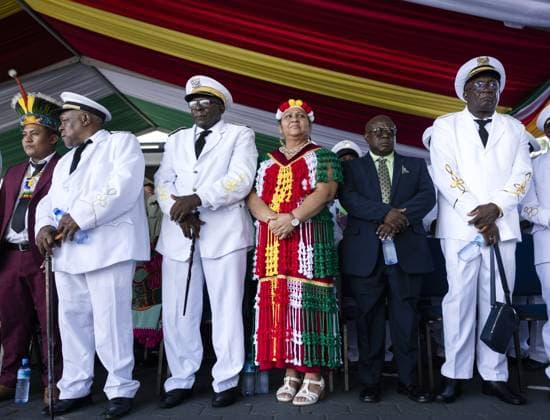 PARAMARIBO Representatives of descendants of enslaved people and indigenous communities in Suriname await the arrival of King Willem-Alexander and Queen Maxima before a discussion about the past and the future. The royal couple were on a three-day state visit to Suriname at the invitation of President Jennifer Geerlings-Simons. ANP REMKO DE WAAL netherlands out - belgium out  Copyright: xx x543611939x originalFilename: 543611939.jpg