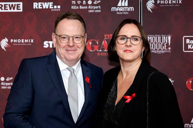 Colognes Lord Mayor Torsten Burmester SPD with his wife at the Aids Gala 2025 in aid of Aidshilfe Köln at the Musical Dome Cologne Cologne, 01 12 2025 NRW Germany Copyright: xChristophxHardtx
