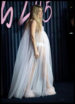 . 01 12 2025. London, United Kingdom. A pregnant Sienna Miller arriving at The Fashion Awards in London.  xStephenxLockx xi-Imagesx IIM-26428-0054
