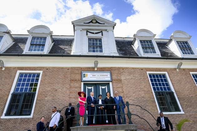 Paramaribo, The Netherlands, 2025-12-01 14:34:20 PARAMARIBO, 1 December 2025, Court of Justice. King Willem-Alexander and Queen Maxima are paying a state visit to the Republic of Suriname at the invitation of President Jennifer Geerlings-Simons. As part of the separation of powers, the judiciary will also be visited. At the Court of Justice, the Royal Couple will speak with the President of the Court and several judges about the importance of judicial independence in a democratic constitutional state. PHOTO: NLBeeld Patrick van Emst Credit: NL Beeld Patrick van Emst  Copyright: xx x