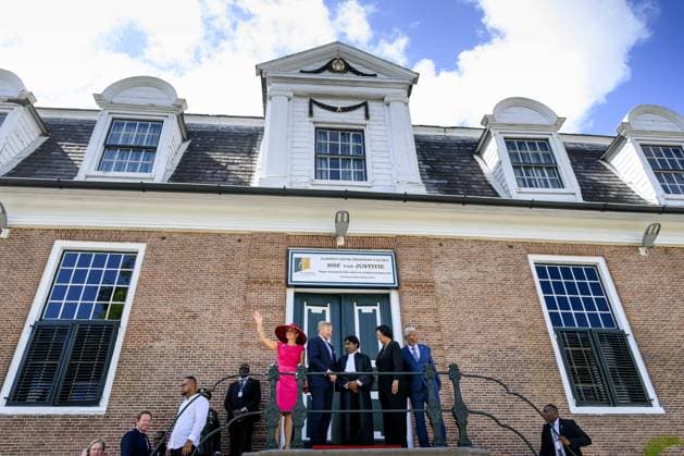 Paramaribo, The Netherlands, 2025-12-01 14:34:21 PARAMARIBO, 1 December 2025, Court of Justice. King Willem-Alexander and Queen Maxima are paying a state visit to the Republic of Suriname at the invitation of President Jennifer Geerlings-Simons. As part of the separation of powers, the judiciary will also be visited. At the Court of Justice, the Royal Couple will speak with the President of the Court and several judges about the importance of judicial independence in a democratic constitutional state. PHOTO: NLBeeld Patrick van Emst Credit: NL Beeld Patrick van Emst  Copyright: xx x