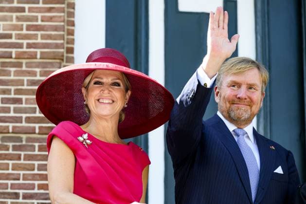 Paramaribo, The Netherlands, 2025-12-01 14:34:10 PARAMARIBO, 1 December 2025, Court of Justice. King Willem-Alexander and Queen Maxima are paying a state visit to the Republic of Suriname at the invitation of President Jennifer Geerlings-Simons. As part of the separation of powers, the judiciary will also be visited. At the Court of Justice, the Royal Couple will speak with the President of the Court and several judges about the importance of judicial independence in a democratic constitutional state. PHOTO: NLBeeld Patrick van Emst Credit: NL Beeld Patrick van Emst  Copyright: xx x