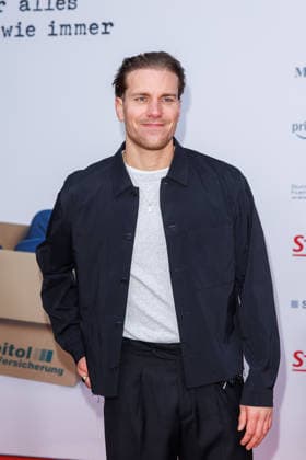 Premiere Stromberg Wieder alles wie immer Felix Stein at the movie premiere of Stromberg Wieder alles wie immer at the Zoo Palast on 01 12 2025 in Berlin Copyright: xEventpressxKochanx