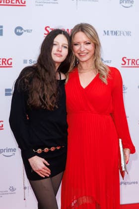 Premiere Stromberg Wieder alles wie immer Mila Wolter and Diana Staehly at the movie premiere of Stromberg Wieder alles wie immer at the Zoo Palast on 01 12 2025 in Berlin Copyright: xEventpressxKochanx