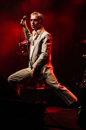 Konzert von Baxter Dury in Berlin Konzert von Baxter Dury am 01.12.2025 im ausverkauften Huxleys Neue Welt in Berlin., Berlin Berlin Deutschland Neukölln