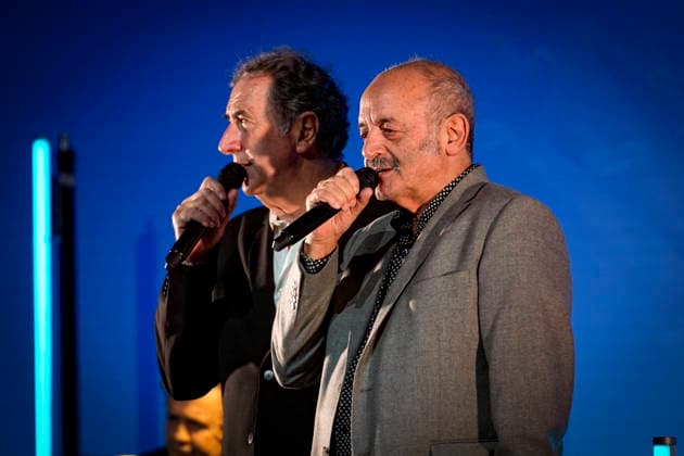 PEOPLE: Gala Fondation Recherche Alzheimer - Lyon - 02 12 2025 Francois Morel et Louis Chedid en duo sur la scene du Gala 2025 de la Fondation Recherche Alzheimer Ã Lyon le 01 12 2025. Photo Sandrine Thesillat PsNewZ  Copyright: xSandrinexTHESILLATx