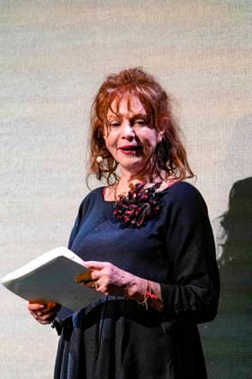 PEOPLE: Gala Fondation Recherche Alzheimer - Lyon - 02 12 2025 Agathe Natanson lit une lettre hommage Ã son mari Jean-Pierre Marielle dÃ cÃ dÃ de la maladie d Alzheimer lors du Gala 2025 de la Fondation Recherche Alzheimer Ã Lyon le 01 12 2025. Photo Sandrine Thesillat PsNewZ  Copyright: xSandrinexTHESILLATx
