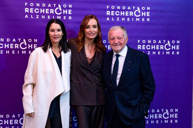 PEOPLE: Gala Fondation Recherche Alzheimer - Lyon - 02 12 2025 Ludivine Sapin, Christelle Bardet et Jean-Michel Aulas sur le photocall du Gala 2025 de la Fondation Recherche Alzheimer Ã Lyon le 01 12 2025. Photo Sandrine Thesillat PsNewZ  Copyright: xSandrinexTHESILLATx
