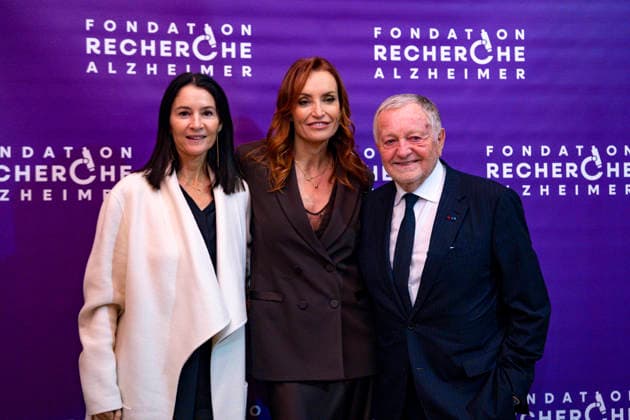 PEOPLE: Gala Fondation Recherche Alzheimer - Lyon - 02 12 2025 Ludivine Sapin, Christelle Bardet et Jean-Michel Aulas sur le photocall du Gala 2025 de la Fondation Recherche Alzheimer Ã Lyon le 01 12 2025. Photo Sandrine Thesillat PsNewZ  Copyright: xSandrinexTHESILLATx