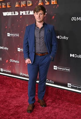 ˜Avatar Fire and Ash™ World Premiere Jake McLean arriving to the world premiere of Avatar Fire and Ash at the Dolby Theatre on December 1, 2025 in Hollywood, Ca. Hollywood Dolby Theatre California USA Copyright: xLisaxOConnor xAFF-USA.COMx