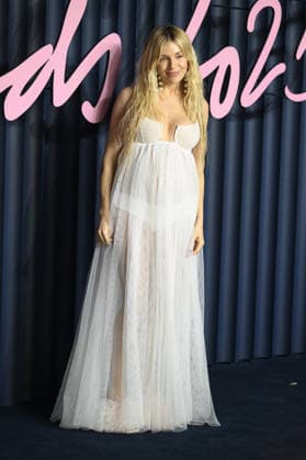 Celebrities attending the Fashion Awards 2025 at the Royal Albert Hall, London Featuring: Sienna Miller Where: London, United Kingdom When: 01 Dec 2025 Credit: Cover Images **NOT AVAILABLE FOR HELLO MAGAZINE** EDITORIAL USE ONLY. NOT FOR USE BY NEWSPAPERS BASED IN THE UK. Copyright: xx coverimg55306055