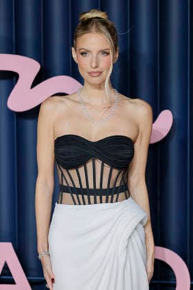 British Fashion Awards Gala Nigth - Red carpet LONDON, UK - DECEMBER 01: Leonie Hanne poses at the photocall of British Fashion Awards held at Royal Albert Hall, on December 01st 2025 in London, Great Britain. Photo Marco Piovanotto Abacapress.com  Copyright: xPiovanottoxMarco ABACAx