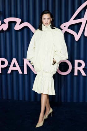 British Fashion Awards Gala Nigth - Red carpet LONDON, UK - DECEMBER 01: Alexa Chung poses at the photocall of British Fashion Awards held at Royal Albert Hall, on December 01st 2025 in London, Great Britain. Photo Marco Piovanotto Abacapress.com  Copyright: xPiovanottoxMarco ABACAx