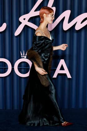 British Fashion Awards Gala Nigth - Red carpet LONDON, UK - DECEMBER 01: Iris Law poses at the photocall of British Fashion Awards held at Royal Albert Hall, on December 01st 2025 in London, Great Britain. Photo Marco Piovanotto Abacapress.com  Copyright: xPiovanottoxMarco ABACAx