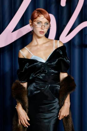 British Fashion Awards Gala Nigth - Red carpet LONDON, UK - DECEMBER 01: Iris Law poses at the photocall of British Fashion Awards held at Royal Albert Hall, on December 01st 2025 in London, Great Britain. Photo Marco Piovanotto Abacapress.com  Copyright: xPiovanottoxMarco ABACAx