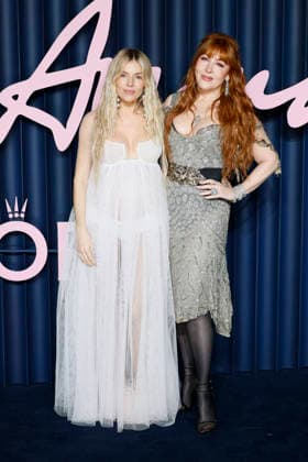 British Fashion Awards Gala Nigth - Red carpet LONDON, UK - DECEMBER 01: Sienna Miller, Charlotte Tilbury poses at the photocall of British Fashion Awards held at Royal Albert Hall, on December 01st 2025 in London, Great Britain. Photo Marco Piovanotto Abacapress.com  Copyright: xPiovanottoxMarco ABACAx