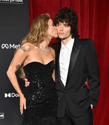 ˜Avatar Fire and Ash™ World Premiere Miley Cyrus and Maxx Morando arriving to the world premiere of Avatar Fire and Ash at the Dolby Theatre on December 1, 2025 in Hollywood, Ca. Hollywood Dolby Theatre California USA Copyright: xLisaxOConnor xAFF-USA.COMx
