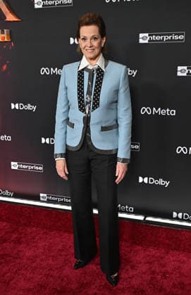 ˜Avatar Fire and Ash™ World Premiere Sigourney Weaver arriving to the world premiere of Avatar Fire and Ash at the Dolby Theatre on December 1, 2025 in Hollywood, Ca. Hollywood Dolby Theatre California USA Copyright: xLisaxOConnor xAFF-USA.COMx