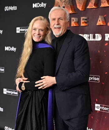 ˜Avatar Fire and Ash™ World Premiere Suzy Amis and James Cameron arriving to the world premiere of Avatar Fire and Ash at the Dolby Theatre on December 1, 2025 in Hollywood, Ca. Hollywood Dolby Theatre California USA Copyright: xLisaxOConnor xAFF-USA.COMx