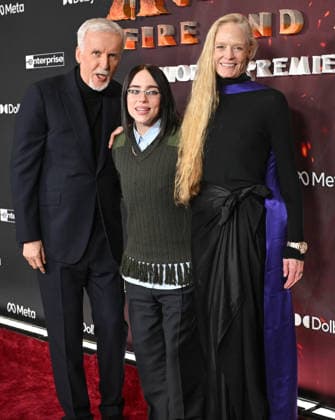 ˜Avatar Fire and Ash™ World Premiere James Cameron, Billie Eilish and Suzy Amis arriving to the world premiere of Avatar Fire and Ash at the Dolby Theatre on December 1, 2025 in Hollywood, Ca. Hollywood Dolby Theatre California USA Copyright: xLISAxOConnor xAFF-USA.COMx
