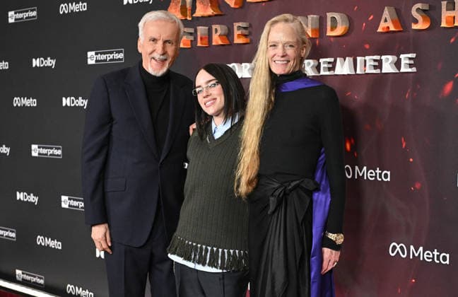 ˜Avatar Fire and Ash™ World Premiere James Cameron, Billie Eilish and Suzy Amis arriving to the world premiere of Avatar Fire and Ash at the Dolby Theatre on December 1, 2025 in Hollywood, Ca. Hollywood Dolby Theatre California USA Copyright: xLISAxOConnor xAFF-USA.COMx