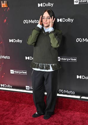 ˜Avatar Fire and Ash™ World Premiere Billie Eilish arriving to the world premiere of Avatar Fire and Ash at the Dolby Theatre on December 1, 2025 in Hollywood, Ca. Hollywood Dolby Theatre California USA Copyright: xLISAxOConnor xAFF-USA.COMx