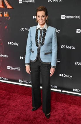 ˜Avatar Fire and Ash™ World Premiere Sigourney Weaver arriving to the world premiere of Avatar Fire and Ash at the Dolby Theatre on December 1, 2025 in Hollywood, Ca. Hollywood Dolby Theatre California USA Copyright: xLISAxOConnor xAFF-USA.COMx