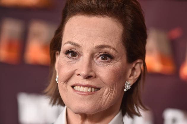 ˜Avatar Fire and Ash™ World Premiere Sigourney Weaver arriving to the world premiere of Avatar Fire and Ash at the Dolby Theatre on December 1, 2025 in Hollywood, Ca. Hollywood Dolby Theatre California USA Copyright: xLISAxOConnor xAFF-USA.COMx