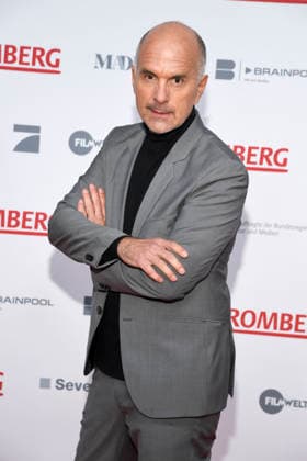 ABBberlin: Christoph Maria Herbst Schauspieler Hauptdarsteller auf dem roten Teppich bei der Weltpremiere des Kino Films STROMBERG WIEDER ALLES WIE IMMER im Zoo Palast Berlin am 01.12.2025 Berlin Deutschland